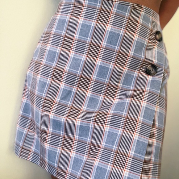 H&M plaid skirt with buttons-NEVER WORN